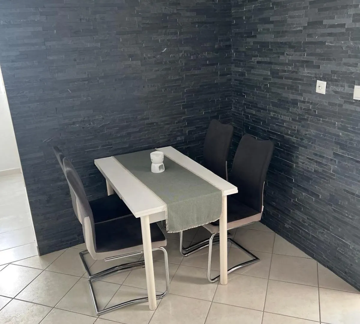 Apartment Murati Vicani 0*,  Croatia