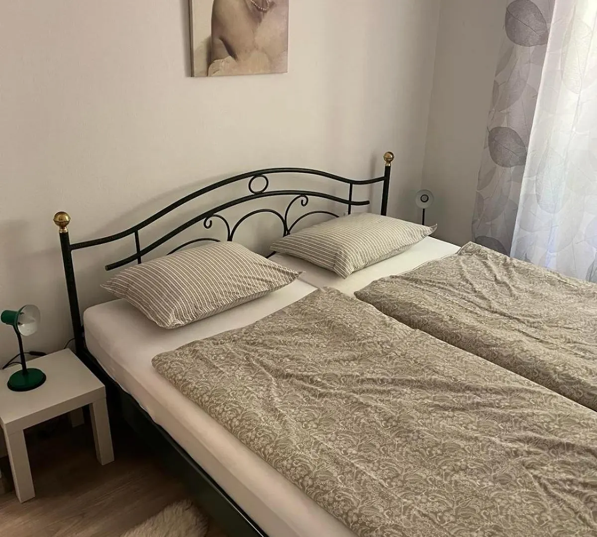 Apartment Murati Vicani 0*,